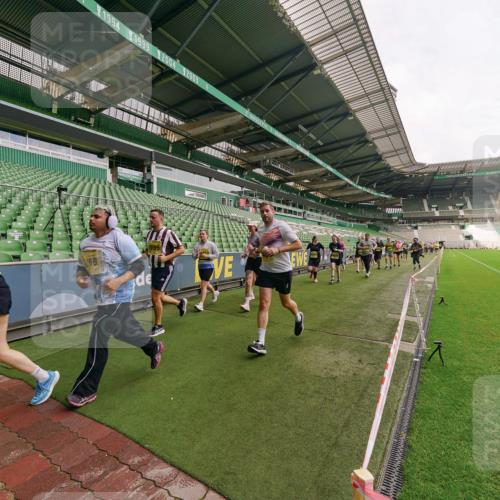13.09.2026 - 21. swb-Marathon Bremen Michael Burmester http://msf.ph/oto/10300199 13.09.2026 10:39:08 Laufen im Stadion 10135, 10138, 10139, 10168, 10188, 10190, 10204, 10205, 10217, 10229, 10234, 10238, 10259, 10260, 10279, 10280, 10305, 10314, 10360, 10363, 10364, 10370, 10375, 10376, 10378, 10404, 10432, 10457, 10465, 10469, 10484, 10488, 10493, 10501, 10505, 10510, 10511, 10526, 10556, 10576, 10580, 10595, 10609, 10616, 10619, 10630, 10645, 10654, 10660, 10661, 10662, 10664, 10681, 10682, 10686, 10695, 10697, 10712, 10737, 10743, 10802, 10823 meine-sportfotos.de
