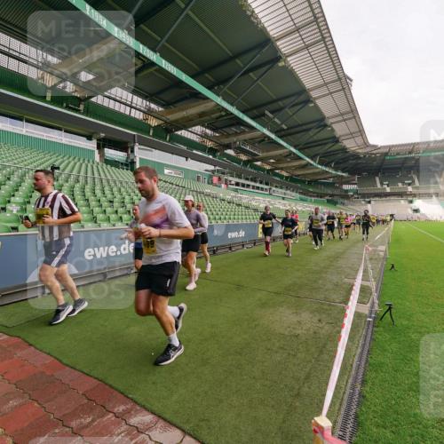 13.09.2026 - 21. swb-Marathon Bremen Michael Burmester http://msf.ph/oto/10300203 13.09.2026 10:39:09 Laufen im Stadion 10135, 10138, 10139, 10168, 10188, 10190, 10204, 10205, 10217, 10229, 10234, 10238, 10259, 10260, 10279, 10280, 10305, 10314, 10360, 10363, 10364, 10370, 10375, 10376, 10378, 10404, 10432, 10457, 10465, 10469, 10484, 10488, 10493, 10501, 10505, 10510, 10511, 10526, 10556, 10576, 10580, 10595, 10609, 10616, 10619, 10630, 10645, 10654, 10660, 10661, 10662, 10664, 10681, 10682, 10686, 10695, 10697, 10712, 10737, 10743, 10802, 10823 meine-sportfotos.de
