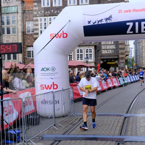 13.09.2026 - 21. swb-Marathon Bremen Tim E. http://msf.ph/oto/10300209 13.09.2026 10:41:04 Ziel 10520, 10575, 11903, 12477 meine-sportfotos.de
