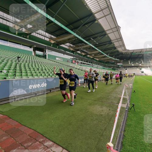 13.09.2026 - 21. swb-Marathon Bremen Michael Burmester http://msf.ph/oto/10300211 13.09.2026 10:39:11 Laufen im Stadion 10135, 10138, 10139, 10168, 10188, 10190, 10204, 10205, 10217, 10229, 10234, 10238, 10259, 10260, 10279, 10280, 10305, 10314, 10360, 10363, 10364, 10370, 10375, 10376, 10378, 10404, 10432, 10457, 10465, 10469, 10484, 10488, 10493, 10501, 10505, 10510, 10511, 10526, 10556, 10576, 10580, 10595, 10609, 10616, 10619, 10630, 10645, 10654, 10660, 10661, 10662, 10664, 10681, 10682, 10686, 10695, 10697, 10712, 10737, 10743, 10802, 10823 meine-sportfotos.de