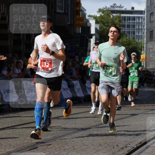 13.09.2026 - 21. swb-Marathon Bremen Strokosch-Dieckow http://msf.ph/oto/10300215 13.09.2026 13:20:48 Ziel 201, 232, 334, 1197, 1528, 1646, 2493, 2577, 2953, 3813, 4174, 4351, 4357, 4358, 5137, 5450, 5493, 5855, 6495, 6496, 6901, 7018, 7411, 8178, 9047, 9162, 9721, 9949, 13222, 854, 1056, 1191, 1881, 2425, 2640, 3356, 3933, 4126, 4316, 4465, 4612, 5161, 6401, 6680, 6970, 7902, 8237, 8622, 8971, 13120 meine-sportfotos.de