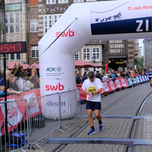 13.09.2026 - 21. swb-Marathon Bremen Tim E. http://msf.ph/oto/10300216 13.09.2026 10:41:04 Ziel 10520, 10575, 11903, 12477 meine-sportfotos.de