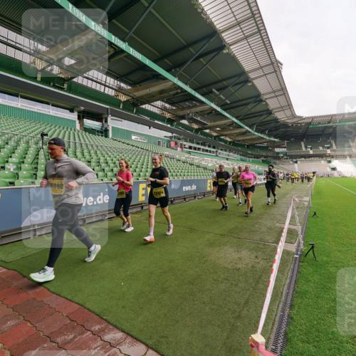 13.09.2026 - 21. swb-Marathon Bremen Michael Burmester http://msf.ph/oto/10300221 13.09.2026 10:39:13 Laufen im Stadion 10135, 10138, 10139, 10168, 10188, 10190, 10204, 10205, 10217, 10229, 10234, 10238, 10259, 10260, 10279, 10280, 10305, 10314, 10360, 10363, 10364, 10370, 10375, 10376, 10378, 10404, 10432, 10457, 10465, 10469, 10484, 10493, 10501, 10505, 10510, 10511, 10526, 10556, 10576, 10580, 10595, 10599, 10609, 10616, 10619, 10630, 10645, 10654, 10660, 10661, 10662, 10664, 10681, 10682, 10686, 10695, 10697, 10712, 10737, 10743, 10802, 10823 meine-sportfotos.de