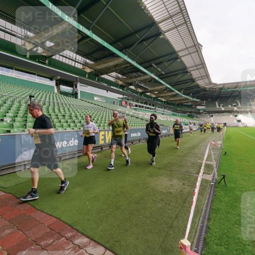 13.09.2026 - 21. swb-Marathon Bremen Michael Burmester http://msf.ph/oto/10300233 13.09.2026 10:39:15 Laufen im Stadion 10135, 10138, 10139, 10168, 10188, 10190, 10204, 10205, 10217, 10229, 10234, 10238, 10259, 10260, 10279, 10280, 10305, 10314, 10360, 10363, 10364, 10370, 10375, 10376, 10378, 10386, 10404, 10432, 10457, 10465, 10469, 10484, 10493, 10501, 10505, 10510, 10511, 10526, 10556, 10576, 10580, 10595, 10599, 10609, 10616, 10619, 10630, 10645, 10654, 10660, 10661, 10662, 10664, 10681, 10682, 10686, 10695, 10697, 10712, 10737, 10743, 10802, 10823 meine-sportfotos.de
