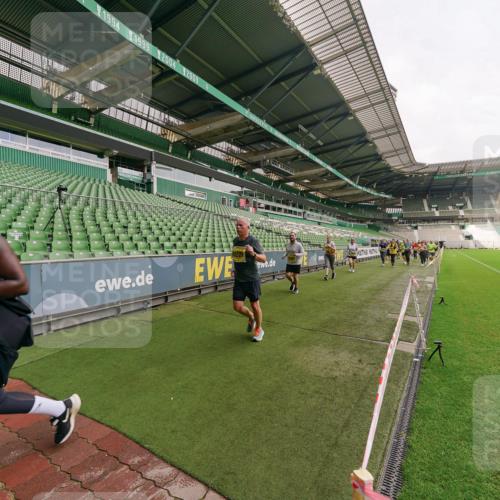 13.09.2026 - 21. swb-Marathon Bremen Michael Burmester http://msf.ph/oto/10300240 13.09.2026 10:39:18 Laufen im Stadion 10135, 10138, 10139, 10156, 10168, 10188, 10190, 10204, 10205, 10217, 10229, 10234, 10238, 10259, 10260, 10279, 10280, 10305, 10314, 10360, 10363, 10364, 10370, 10375, 10376, 10378, 10386, 10404, 10432, 10457, 10465, 10469, 10484, 10493, 10501, 10505, 10510, 10511, 10526, 10556, 10576, 10580, 10595, 10599, 10609, 10616, 10619, 10630, 10645, 10653, 10654, 10660, 10661, 10662, 10664, 10681, 10682, 10686, 10695, 10697, 10712, 10737, 10743, 10751, 10802, 10823 meine-sportfotos.de