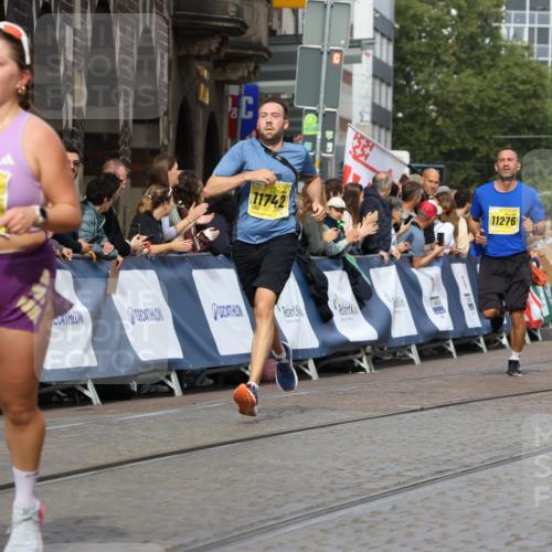 13.09.2026 - 21. swb-Marathon Bremen Strokosch-Dieckow http://msf.ph/oto/10300247 13.09.2026 10:50:38 Ziel 10170, 10233, 10525, 10840, 10923, 11111, 11128, 11178, 11497, 11499, 11622, 11680, 12045, 12078, 12240, 12269, 12447, 13562, 10267, 10537, 10764, 11076, 11170, 11753, 11961, 12052, 12070, 12179, 12488, 12560, 13544 meine-sportfotos.de