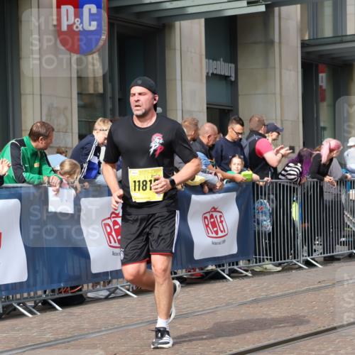 13.09.2026 - 21. swb-Marathon Bremen Strokosch-Dieckow http://msf.ph/oto/10300256 13.09.2026 10:48:14 Ziel 10231, 10269, 10421, 10426, 10489, 10538, 10770, 10814, 10815, 10917, 10993, 11196, 11372, 11582, 11611, 11683, 11815, 11837, 12259, 13570, 10142, 10316, 10329, 10638, 11058, 11135, 11193, 11241, 11360, 11735, 11781, 12278, 12354, 12487, 13620 meine-sportfotos.de