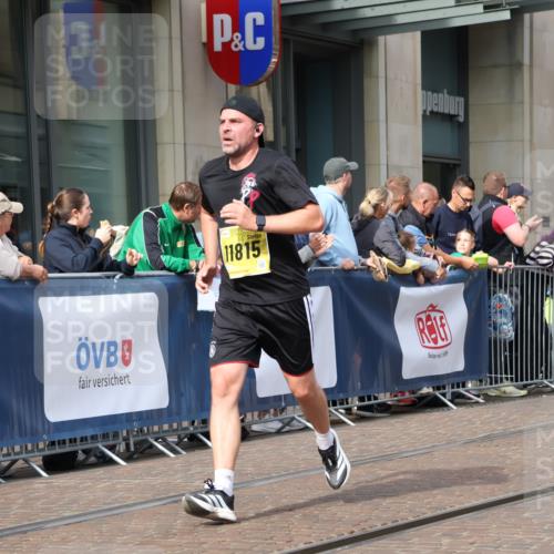 13.09.2026 - 21. swb-Marathon Bremen Strokosch-Dieckow http://msf.ph/oto/10300264 13.09.2026 10:48:14 Ziel 10231, 10269, 10421, 10426, 10489, 10538, 10770, 10814, 10815, 10917, 10993, 11196, 11372, 11582, 11611, 11683, 11815, 11837, 12259, 13570, 10142, 10316, 10329, 10638, 11058, 11135, 11193, 11241, 11360, 11735, 11781, 12278, 12354, 12487, 13620 meine-sportfotos.de