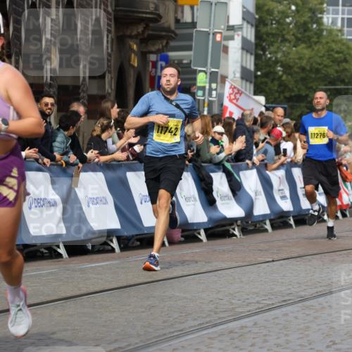 13.09.2026 - 21. swb-Marathon Bremen Strokosch-Dieckow http://msf.ph/oto/10300266 13.09.2026 10:50:38 Ziel 10170, 10233, 10525, 10840, 10923, 11111, 11128, 11178, 11497, 11499, 11622, 11680, 12045, 12078, 12240, 12269, 12447, 13562, 10267, 10537, 10764, 11076, 11170, 11753, 11961, 12052, 12070, 12179, 12488, 12560, 13544 meine-sportfotos.de