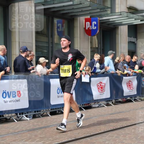 13.09.2026 - 21. swb-Marathon Bremen Strokosch-Dieckow http://msf.ph/oto/10300271 13.09.2026 10:48:14 Ziel 10231, 10269, 10421, 10426, 10489, 10538, 10770, 10814, 10815, 10917, 10993, 11196, 11372, 11582, 11611, 11683, 11815, 11837, 12259, 13570, 10142, 10316, 10329, 10638, 11058, 11135, 11193, 11241, 11360, 11735, 11781, 12278, 12354, 12487, 13620 meine-sportfotos.de