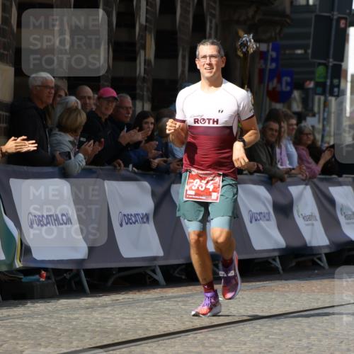 13.09.2026 - 21. swb-Marathon Bremen Strokosch-Dieckow http://msf.ph/oto/10300274 13.09.2026 12:49:21 Ziel 934, 1428, 1483 meine-sportfotos.de