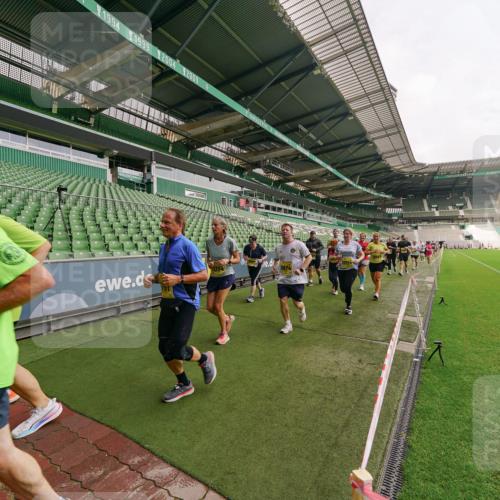 13.09.2026 - 21. swb-Marathon Bremen Michael Burmester http://msf.ph/oto/10300275 13.09.2026 10:39:28 Laufen im Stadion 10135, 10138, 10139, 10156, 10168, 10169, 10188, 10204, 10205, 10217, 10229, 10234, 10238, 10259, 10260, 10279, 10280, 10299, 10305, 10314, 10360, 10363, 10364, 10378, 10386, 10404, 10457, 10465, 10469, 10484, 10493, 10501, 10505, 10510, 10511, 10526, 10556, 10570, 10576, 10580, 10595, 10599, 10609, 10616, 10619, 10630, 10645, 10653, 10660, 10661, 10662, 10664, 10681, 10682, 10686, 10695, 10696, 10697, 10712, 10737, 10743, 10751, 10802, 10823 meine-sportfotos.de