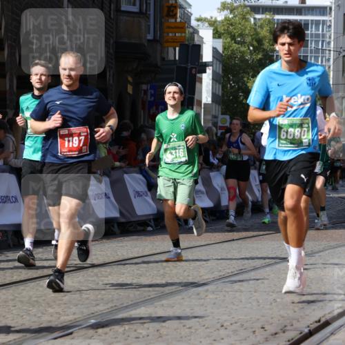 13.09.2026 - 21. swb-Marathon Bremen Strokosch-Dieckow http://msf.ph/oto/10300279 13.09.2026 13:20:51 Ziel 201, 232, 334, 876, 1197, 1528, 1646, 2493, 2577, 2953, 3813, 4174, 4351, 4357, 4358, 5137, 5450, 5493, 5855, 6495, 6496, 7411, 8178, 9047, 9162, 9721, 9949, 13222, 854, 1056, 1191, 2425, 3450, 3933, 4126, 4316, 4362, 4465, 6401, 6680, 6970, 7902, 8237, 8622, 8971, 13120 meine-sportfotos.de