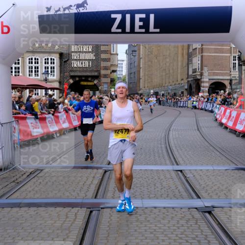 13.09.2026 - 21. swb-Marathon Bremen Tim E. http://msf.ph/oto/10300283 13.09.2026 10:41:09 Ziel 10575, 11903, 12477 meine-sportfotos.de