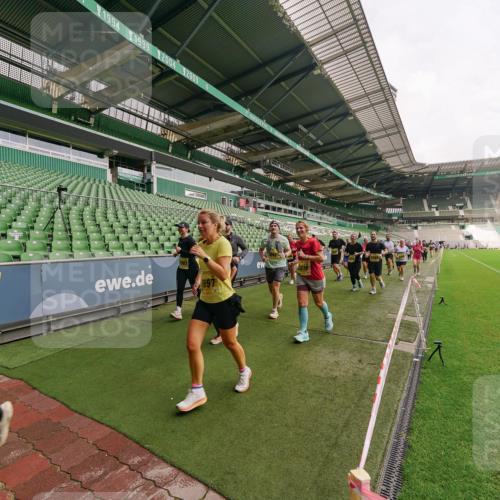 13.09.2026 - 21. swb-Marathon Bremen Michael Burmester http://msf.ph/oto/10300285 13.09.2026 10:39:30 Laufen im Stadion 10135, 10138, 10139, 10156, 10168, 10169, 10188, 10204, 10205, 10217, 10229, 10234, 10238, 10259, 10260, 10279, 10280, 10299, 10314, 10360, 10363, 10364, 10378, 10386, 10404, 10457, 10465, 10469, 10484, 10493, 10501, 10505, 10510, 10511, 10526, 10556, 10570, 10576, 10580, 10595, 10599, 10609, 10616, 10619, 10630, 10645, 10653, 10660, 10661, 10662, 10664, 10681, 10682, 10686, 10695, 10696, 10697, 10712, 10737, 10743, 10751, 10802 meine-sportfotos.de