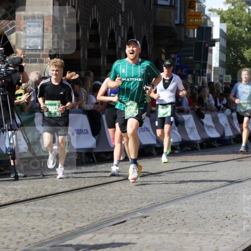 13.09.2026 - 21. swb-Marathon Bremen Strokosch-Dieckow http://msf.ph/oto/10300292 13.09.2026 13:20:54 Ziel 201, 334, 541, 876, 1197, 1528, 1646, 2493, 2953, 3813, 4174, 4357, 4358, 5137, 5493, 5855, 6495, 6496, 7411, 9162, 9721, 9949, 13222, 854, 1191, 3450, 3933, 4126, 4362, 4465, 4734, 6357, 6970, 7902, 8237, 8622, 8971, 9267, 9268, 13120 meine-sportfotos.de