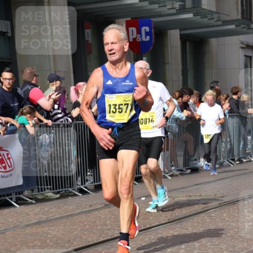 13.09.2026 - 21. swb-Marathon Bremen Strokosch-Dieckow http://msf.ph/oto/10300338 13.09.2026 10:48:23 Ziel 10231, 10269, 10426, 10489, 10538, 10770, 10814, 10815, 10917, 10993, 11196, 11372, 11611, 11837, 11885, 13512, 10142, 10316, 10329, 10421, 10638, 11058, 11135, 11193, 11241, 11582, 11683, 11781, 11815, 12259, 13570 meine-sportfotos.de