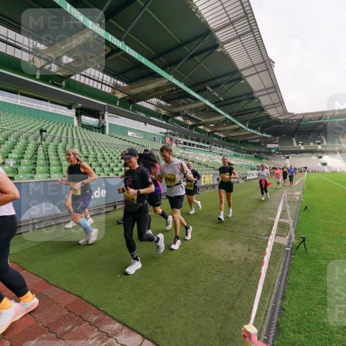 13.09.2026 - 21. swb-Marathon Bremen Michael Burmester http://msf.ph/oto/10300342 13.09.2026 10:39:44 Laufen im Stadion 10135, 10138, 10139, 10156, 10168, 10169, 10188, 10204, 10213, 10217, 10229, 10234, 10238, 10259, 10260, 10279, 10280, 10299, 10314, 10321, 10360, 10363, 10364, 10378, 10386, 10404, 10406, 10417, 10435, 10457, 10469, 10484, 10493, 10501, 10505, 10510, 10511, 10526, 10556, 10570, 10576, 10580, 10582, 10595, 10599, 10609, 10616, 10619, 10630, 10645, 10653, 10660, 10661, 10662, 10664, 10681, 10682, 10686, 10695, 10696, 10697, 10712, 10737, 10743, 10751 meine-sportfotos.de