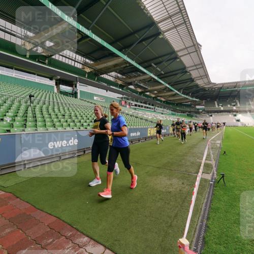 13.09.2026 - 21. swb-Marathon Bremen Michael Burmester http://msf.ph/oto/10300357 13.09.2026 10:39:52 Laufen im Stadion 10135, 10138, 10139, 10156, 10168, 10169, 10188, 10204, 10213, 10217, 10229, 10234, 10238, 10259, 10260, 10279, 10280, 10299, 10314, 10321, 10360, 10363, 10364, 10378, 10386, 10404, 10406, 10417, 10424, 10435, 10455, 10457, 10469, 10484, 10493, 10501, 10505, 10510, 10511, 10526, 10556, 10570, 10576, 10580, 10582, 10595, 10599, 10609, 10616, 10619, 10630, 10653, 10660, 10661, 10662, 10664, 10686, 10696, 10712, 10737, 10743, 10751 meine-sportfotos.de