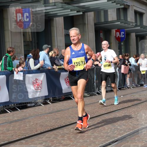 13.09.2026 - 21. swb-Marathon Bremen Strokosch-Dieckow http://msf.ph/oto/10300360 13.09.2026 10:48:23 Ziel 10231, 10269, 10426, 10489, 10538, 10770, 10814, 10815, 10917, 10993, 11196, 11372, 11611, 11837, 11885, 13512, 10142, 10316, 10329, 10421, 10638, 11058, 11135, 11193, 11241, 11582, 11683, 11781, 11815, 12259, 13570 meine-sportfotos.de