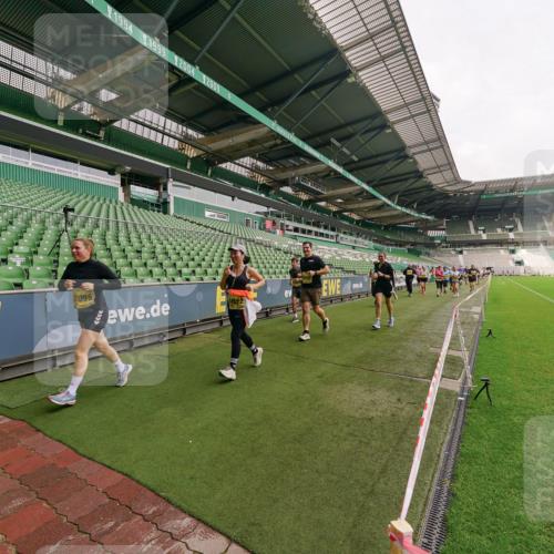 13.09.2026 - 21. swb-Marathon Bremen Michael Burmester http://msf.ph/oto/10300365 13.09.2026 10:39:55 Laufen im Stadion 10135, 10138, 10139, 10156, 10169, 10188, 10204, 10213, 10217, 10229, 10234, 10238, 10259, 10260, 10279, 10280, 10299, 10314, 10321, 10360, 10363, 10364, 10378, 10386, 10404, 10406, 10417, 10424, 10435, 10455, 10457, 10469, 10484, 10493, 10501, 10505, 10510, 10511, 10526, 10556, 10570, 10576, 10580, 10582, 10595, 10599, 10609, 10616, 10619, 10630, 10653, 10660, 10662, 10664, 10686, 10696, 10712, 10737, 10743, 10751 meine-sportfotos.de