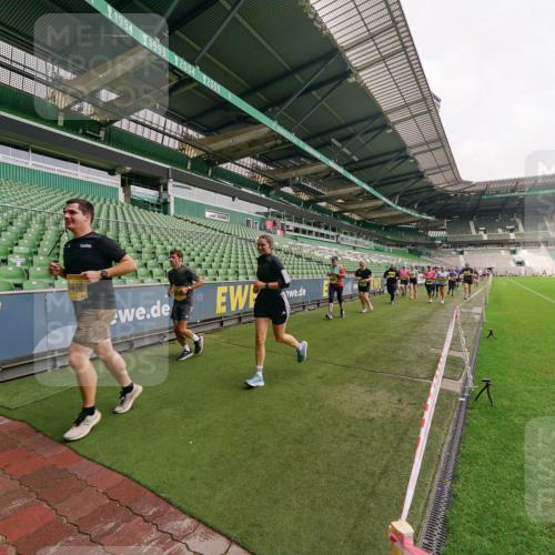 13.09.2026 - 21. swb-Marathon Bremen Michael Burmester http://msf.ph/oto/10300368 13.09.2026 10:39:56 Laufen im Stadion 10135, 10138, 10139, 10156, 10169, 10188, 10204, 10213, 10217, 10229, 10234, 10238, 10259, 10260, 10279, 10280, 10299, 10314, 10321, 10360, 10363, 10364, 10378, 10386, 10404, 10406, 10417, 10424, 10435, 10455, 10457, 10469, 10484, 10493, 10501, 10505, 10510, 10511, 10526, 10556, 10570, 10576, 10580, 10582, 10595, 10599, 10609, 10616, 10619, 10630, 10653, 10660, 10662, 10664, 10686, 10696, 10712, 10737, 10743, 10751 meine-sportfotos.de