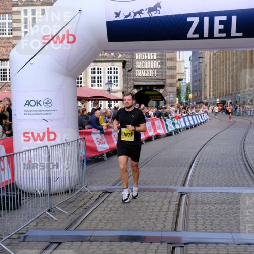 13.09.2026 - 21. swb-Marathon Bremen Tim E. http://msf.ph/oto/10300371 13.09.2026 10:41:28 Ziel 11077, 11201, 12209 meine-sportfotos.de