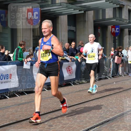 13.09.2026 - 21. swb-Marathon Bremen Strokosch-Dieckow http://msf.ph/oto/10300372 13.09.2026 10:48:23 Ziel 10231, 10269, 10426, 10489, 10538, 10770, 10814, 10815, 10917, 10993, 11196, 11372, 11611, 11837, 11885, 13512, 10142, 10316, 10329, 10421, 10638, 11058, 11135, 11193, 11241, 11582, 11683, 11781, 11815, 12259, 13570 meine-sportfotos.de