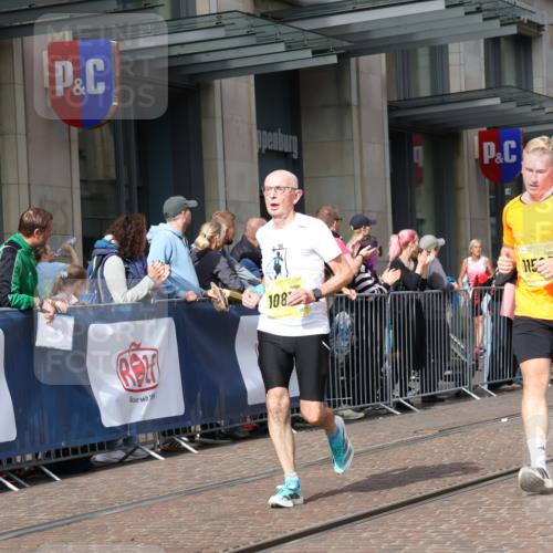 13.09.2026 - 21. swb-Marathon Bremen Strokosch-Dieckow http://msf.ph/oto/10300382 13.09.2026 10:48:24 Ziel 10231, 10269, 10426, 10489, 10538, 10770, 10814, 10815, 10917, 10993, 11196, 11372, 11611, 11837, 11885, 12204, 13512, 10142, 10316, 10329, 10421, 10426, 10638, 11058, 11135, 11193, 11241, 11582, 11683, 11781, 11815, 11837, 12259, 13570 meine-sportfotos.de