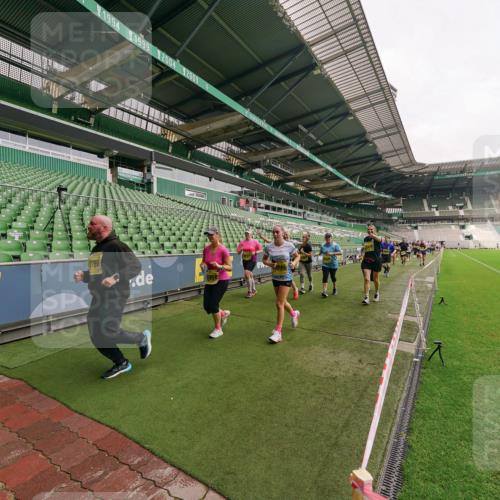 13.09.2026 - 21. swb-Marathon Bremen Michael Burmester http://msf.ph/oto/10300386 13.09.2026 10:40:02 Laufen im Stadion 10135, 10138, 10139, 10156, 10169, 10204, 10213, 10217, 10229, 10234, 10238, 10259, 10279, 10280, 10299, 10314, 10321, 10354, 10360, 10363, 10364, 10378, 10386, 10404, 10406, 10417, 10424, 10435, 10455, 10457, 10469, 10484, 10493, 10501, 10505, 10510, 10511, 10545, 10556, 10570, 10576, 10580, 10582, 10595, 10599, 10609, 10611, 10616, 10619, 10630, 10653, 10660, 10662, 10664, 10686, 10694, 10696, 10712, 10737, 10743, 10751 meine-sportfotos.de