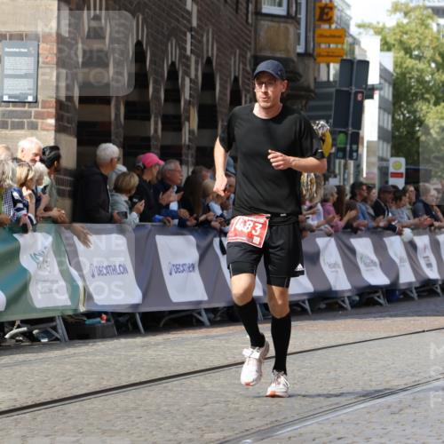 13.09.2026 - 21. swb-Marathon Bremen Strokosch-Dieckow http://msf.ph/oto/10300387 13.09.2026 12:49:53 Ziel 968, 1483, 547 meine-sportfotos.de
