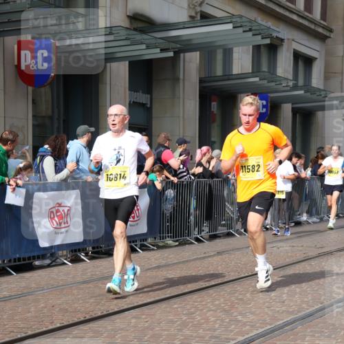 13.09.2026 - 21. swb-Marathon Bremen Strokosch-Dieckow http://msf.ph/oto/10300391 13.09.2026 10:48:24 Ziel 10231, 10269, 10426, 10489, 10538, 10770, 10814, 10815, 10917, 10993, 11196, 11372, 11611, 11837, 11885, 12204, 13512, 10142, 10316, 10329, 10421, 10426, 10638, 11058, 11135, 11193, 11241, 11582, 11683, 11781, 11815, 11837, 12259, 13570 meine-sportfotos.de