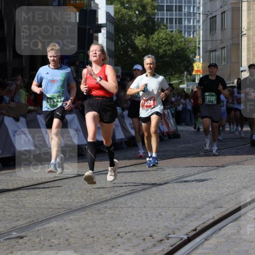 13.09.2026 - 21. swb-Marathon Bremen Strokosch-Dieckow http://msf.ph/oto/10300393 13.09.2026 13:20:56 Ziel 541, 769, 876, 1197, 1528, 1646, 2493, 2953, 3813, 3866, 4174, 4357, 4358, 4482, 5213, 5493, 5855, 5954, 6177, 6495, 6496, 7411, 7517, 8141, 8804, 9162, 9691, 9721, 9949, 13126, 854, 1191, 3450, 3933, 4362, 4465, 4734, 6357, 6970, 8237, 8323, 8622, 8971, 9267, 9268, 13120 meine-sportfotos.de