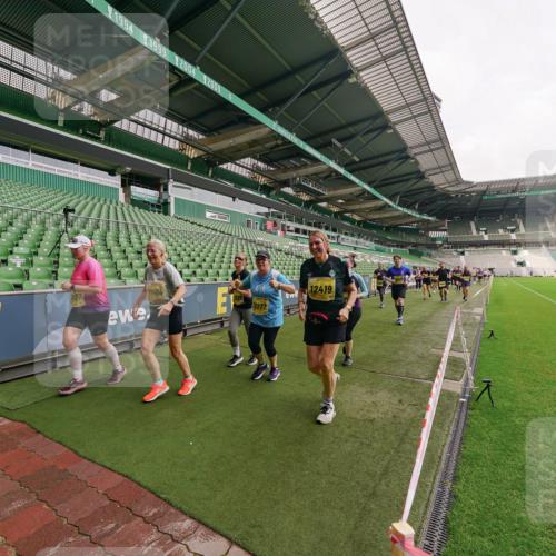 13.09.2026 - 21. swb-Marathon Bremen Michael Burmester http://msf.ph/oto/10300398 13.09.2026 10:40:04 Laufen im Stadion 10135, 10138, 10139, 10156, 10169, 10204, 10213, 10217, 10229, 10234, 10238, 10279, 10280, 10299, 10314, 10321, 10354, 10360, 10363, 10364, 10378, 10386, 10404, 10406, 10417, 10424, 10435, 10455, 10457, 10469, 10484, 10493, 10501, 10505, 10510, 10511, 10545, 10556, 10570, 10576, 10580, 10582, 10595, 10599, 10609, 10611, 10616, 10619, 10630, 10653, 10660, 10662, 10664, 10686, 10694, 10696, 10712, 10737, 10743, 10751 meine-sportfotos.de
