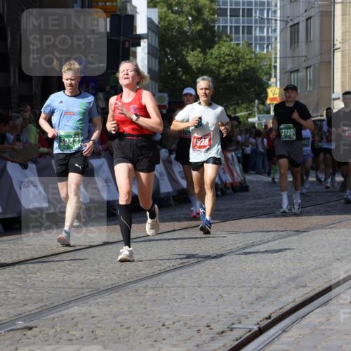 13.09.2026 - 21. swb-Marathon Bremen Strokosch-Dieckow http://msf.ph/oto/10300405 13.09.2026 13:20:56 Ziel 541, 769, 876, 1197, 1528, 1646, 2493, 2953, 3813, 3866, 4174, 4357, 4358, 4482, 5213, 5493, 5855, 5954, 6177, 6495, 6496, 7411, 7517, 8141, 8804, 9162, 9691, 9721, 9949, 13126, 854, 1191, 3450, 3933, 4362, 4465, 4734, 6357, 6970, 8237, 8323, 8622, 8971, 9267, 9268, 13120 meine-sportfotos.de