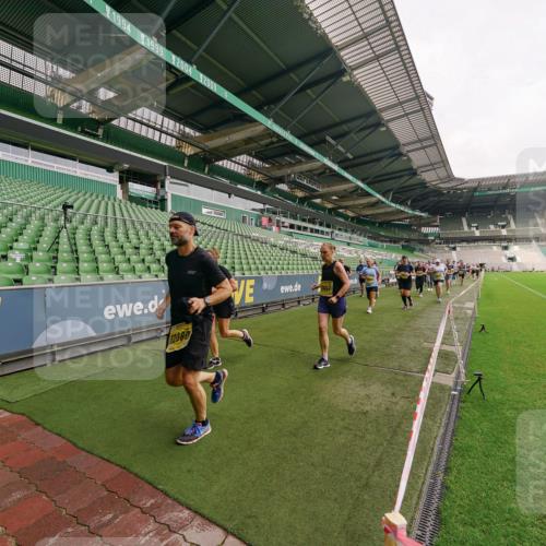 13.09.2026 - 21. swb-Marathon Bremen Michael Burmester http://msf.ph/oto/10300413 13.09.2026 10:40:09 Laufen im Stadion 10135, 10138, 10139, 10156, 10169, 10204, 10213, 10217, 10229, 10234, 10238, 10279, 10280, 10299, 10314, 10321, 10354, 10360, 10363, 10364, 10378, 10386, 10404, 10406, 10417, 10424, 10435, 10455, 10457, 10469, 10484, 10493, 10501, 10505, 10510, 10511, 10545, 10556, 10570, 10576, 10580, 10582, 10595, 10599, 10609, 10611, 10616, 10619, 10630, 10653, 10660, 10662, 10664, 10686, 10694, 10696, 10712, 10737, 10743, 10751 meine-sportfotos.de