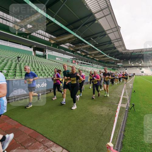 13.09.2026 - 21. swb-Marathon Bremen Michael Burmester http://msf.ph/oto/10300431 13.09.2026 10:40:15 Laufen im Stadion 10135, 10138, 10139, 10155, 10156, 10169, 10204, 10213, 10217, 10229, 10234, 10238, 10279, 10280, 10299, 10313, 10314, 10321, 10354, 10360, 10363, 10364, 10378, 10386, 10404, 10406, 10417, 10424, 10435, 10455, 10457, 10469, 10483, 10484, 10493, 10501, 10505, 10510, 10511, 10545, 10556, 10570, 10576, 10580, 10582, 10586, 10595, 10599, 10609, 10611, 10616, 10619, 10630, 10653, 10660, 10662, 10664, 10686, 10694, 10696, 10712, 10737, 10743, 10751, 10766 meine-sportfotos.de