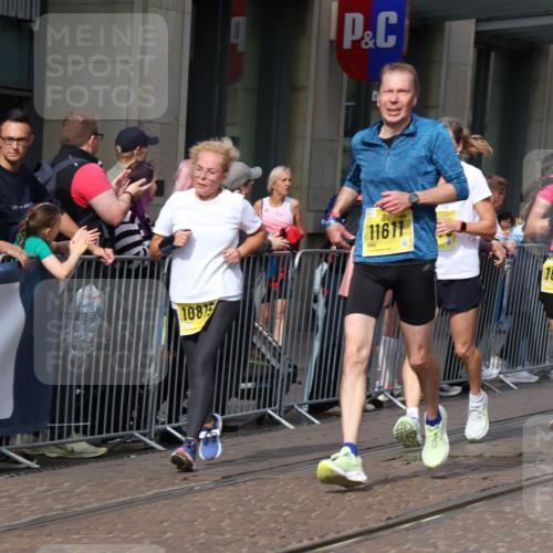 13.09.2026 - 21. swb-Marathon Bremen Strokosch-Dieckow http://msf.ph/oto/10300437 13.09.2026 10:48:26 Ziel 10231, 10269, 10489, 10538, 10770, 10814, 10815, 10917, 10993, 11196, 11372, 11611, 11885, 12204, 13512, 10316, 10329, 10421, 10426, 10638, 10814, 11058, 11135, 11241, 11582, 11683, 11781, 11815, 11837, 12259, 13570 meine-sportfotos.de