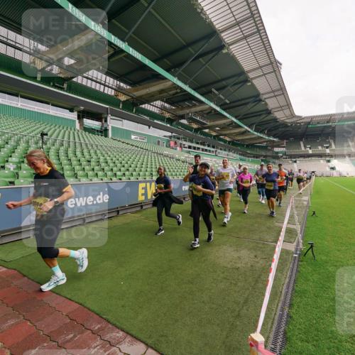 13.09.2026 - 21. swb-Marathon Bremen Michael Burmester http://msf.ph/oto/10300449 13.09.2026 10:40:18 Laufen im Stadion 10135, 10138, 10139, 10155, 10156, 10169, 10204, 10213, 10217, 10229, 10234, 10238, 10279, 10280, 10299, 10313, 10314, 10321, 10354, 10360, 10363, 10364, 10378, 10386, 10404, 10406, 10417, 10424, 10435, 10455, 10457, 10469, 10483, 10484, 10493, 10501, 10505, 10510, 10511, 10545, 10556, 10570, 10576, 10580, 10582, 10586, 10595, 10599, 10609, 10611, 10616, 10619, 10630, 10653, 10660, 10662, 10664, 10686, 10694, 10696, 10706, 10712, 10737, 10743, 10751, 10766 meine-sportfotos.de