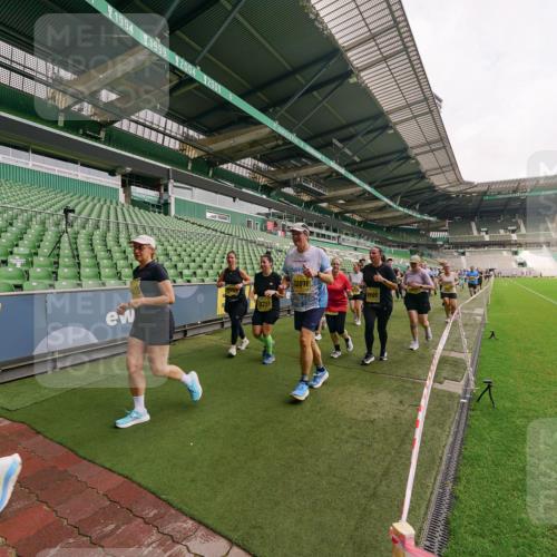 13.09.2026 - 21. swb-Marathon Bremen Michael Burmester http://msf.ph/oto/10300468 13.09.2026 10:40:23 Laufen im Stadion 10135, 10138, 10139, 10155, 10156, 10169, 10204, 10213, 10217, 10229, 10234, 10238, 10279, 10280, 10299, 10313, 10314, 10321, 10354, 10360, 10363, 10364, 10378, 10386, 10404, 10406, 10417, 10419, 10424, 10435, 10455, 10457, 10469, 10483, 10484, 10493, 10501, 10505, 10510, 10511, 10545, 10556, 10570, 10576, 10580, 10582, 10586, 10599, 10609, 10611, 10616, 10619, 10653, 10660, 10662, 10664, 10686, 10694, 10696, 10706, 10712, 10737, 10743, 10751, 10766, 10768 meine-sportfotos.de