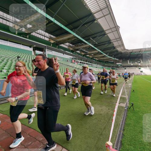 13.09.2026 - 21. swb-Marathon Bremen Michael Burmester http://msf.ph/oto/10300482 13.09.2026 10:40:24 Laufen im Stadion 10135, 10138, 10139, 10155, 10156, 10169, 10204, 10213, 10217, 10229, 10234, 10238, 10279, 10280, 10299, 10313, 10314, 10321, 10354, 10360, 10363, 10364, 10378, 10386, 10404, 10406, 10417, 10419, 10424, 10435, 10455, 10457, 10469, 10483, 10484, 10493, 10501, 10505, 10510, 10511, 10545, 10556, 10570, 10576, 10580, 10582, 10586, 10599, 10609, 10611, 10616, 10619, 10653, 10660, 10662, 10664, 10686, 10694, 10696, 10706, 10712, 10737, 10743, 10751, 10766, 10768 meine-sportfotos.de