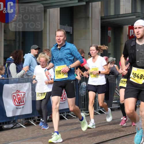 13.09.2026 - 21. swb-Marathon Bremen Strokosch-Dieckow http://msf.ph/oto/10300485 13.09.2026 10:48:27 Ziel 10231, 10269, 10489, 10538, 10770, 10815, 10917, 10993, 11196, 11372, 11611, 11885, 12204, 13512, 13555, 10269, 10316, 10421, 10426, 10489, 10638, 10814, 11058, 11135, 11241, 11582, 11683, 11781, 11815, 11837, 12259, 13570 meine-sportfotos.de