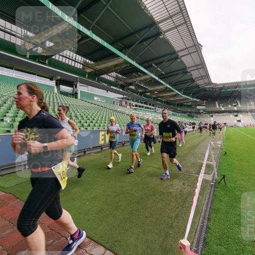 13.09.2026 - 21. swb-Marathon Bremen Michael Burmester http://msf.ph/oto/10300519 13.09.2026 10:40:34 Laufen im Stadion 10135, 10138, 10139, 10155, 10156, 10163, 10169, 10213, 10217, 10229, 10234, 10247, 10279, 10280, 10299, 10313, 10314, 10321, 10354, 10378, 10386, 10399, 10406, 10414, 10417, 10419, 10424, 10435, 10455, 10483, 10484, 10493, 10501, 10505, 10510, 10511, 10527, 10545, 10556, 10570, 10576, 10580, 10582, 10586, 10599, 10609, 10611, 10616, 10619, 10644, 10653, 10660, 10662, 10664, 10694, 10696, 10706, 10712, 10737, 10743, 10751, 10766, 10768, 10804, 11043, 11048 meine-sportfotos.de