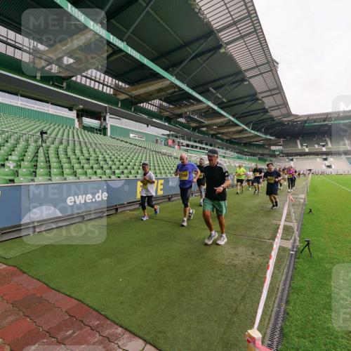 13.09.2026 - 21. swb-Marathon Bremen Michael Burmester http://msf.ph/oto/10300529 13.09.2026 10:40:40 Laufen im Stadion 10138, 10155, 10156, 10163, 10169, 10213, 10217, 10229, 10234, 10247, 10279, 10280, 10299, 10313, 10314, 10321, 10354, 10386, 10399, 10406, 10414, 10417, 10419, 10424, 10435, 10455, 10483, 10484, 10493, 10501, 10527, 10545, 10556, 10570, 10576, 10580, 10582, 10586, 10599, 10609, 10611, 10616, 10619, 10644, 10653, 10660, 10662, 10694, 10696, 10705, 10706, 10712, 10719, 10737, 10743, 10751, 10766, 10768, 10804, 11043, 11048 meine-sportfotos.de