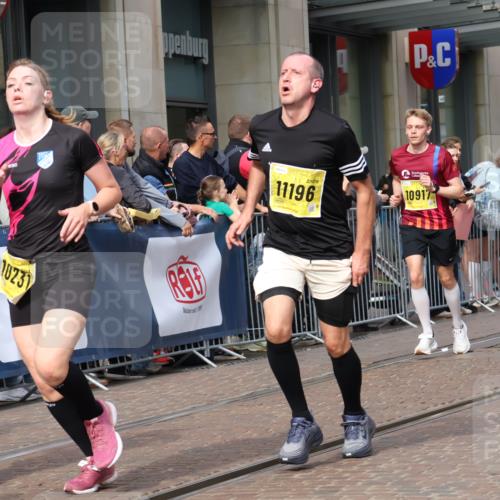 13.09.2026 - 21. swb-Marathon Bremen Strokosch-Dieckow http://msf.ph/oto/10300533 13.09.2026 10:48:29 Ziel 10538, 10815, 10917, 10993, 11196, 11372, 11611, 11885, 12027, 12204, 13512, 13555, 10231, 10269, 10316, 10421, 10426, 10489, 10638, 10770, 10814, 10993, 11058, 11135, 11241, 11582, 11683, 11781, 11815, 11837, 12259, 13570 meine-sportfotos.de