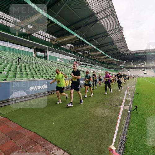 13.09.2026 - 21. swb-Marathon Bremen Michael Burmester http://msf.ph/oto/10300546 13.09.2026 10:40:44 Laufen im Stadion 10138, 10155, 10156, 10163, 10169, 10213, 10217, 10229, 10234, 10247, 10279, 10280, 10299, 10313, 10314, 10321, 10354, 10386, 10399, 10406, 10414, 10417, 10419, 10424, 10435, 10455, 10483, 10484, 10493, 10501, 10527, 10545, 10556, 10570, 10576, 10580, 10582, 10586, 10599, 10611, 10616, 10619, 10644, 10653, 10660, 10694, 10696, 10705, 10706, 10712, 10719, 10722, 10737, 10743, 10751, 10766, 10768, 10804, 10859, 11043, 11048, 11239 meine-sportfotos.de