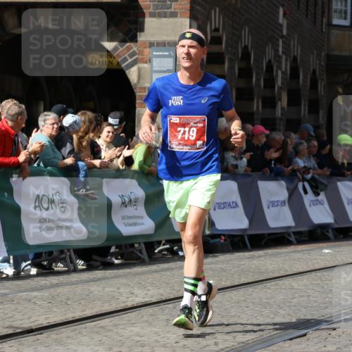 13.09.2026 - 21. swb-Marathon Bremen Strokosch-Dieckow http://msf.ph/oto/10300552 13.09.2026 12:50:09 Ziel 719, 520, 4232, 7692 meine-sportfotos.de