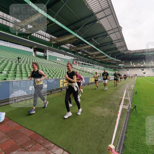 13.09.2026 - 21. swb-Marathon Bremen Michael Burmester http://msf.ph/oto/10300559 13.09.2026 10:40:47 Laufen im Stadion 10138, 10155, 10156, 10163, 10169, 10213, 10217, 10234, 10247, 10279, 10280, 10299, 10313, 10314, 10321, 10354, 10386, 10399, 10406, 10414, 10417, 10419, 10424, 10435, 10455, 10483, 10484, 10493, 10501, 10527, 10545, 10556, 10570, 10576, 10580, 10582, 10586, 10599, 10611, 10616, 10644, 10653, 10660, 10694, 10696, 10705, 10706, 10712, 10719, 10722, 10737, 10743, 10751, 10766, 10768, 10804, 10859, 11043, 11048, 11239 meine-sportfotos.de