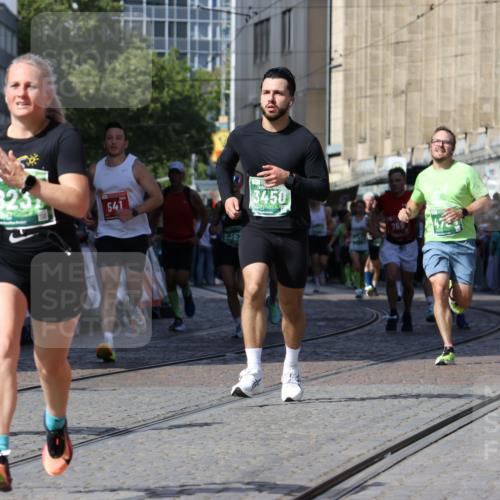 13.09.2026 - 21. swb-Marathon Bremen Strokosch-Dieckow http://msf.ph/oto/10300567 13.09.2026 13:21:02 Ziel 541, 769, 876, 1528, 1881, 2640, 3356, 3813, 3866, 4174, 4357, 4482, 4612, 5161, 5213, 5855, 5954, 6177, 6495, 7411, 7517, 8005, 8141, 8804, 9162, 9691, 9949, 13126, 226, 1191, 2979, 3450, 4362, 4734, 6357, 6970, 8323, 8408, 8791, 9267, 9268 meine-sportfotos.de