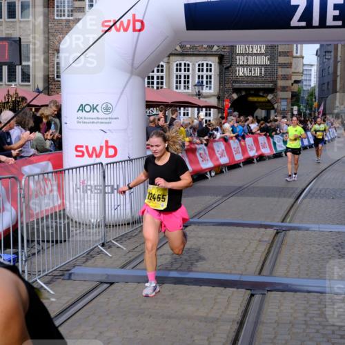 13.09.2026 - 21. swb-Marathon Bremen Tim E. http://msf.ph/oto/10300572 13.09.2026 10:41:54 Ziel 10341, 11426, 11527, 11628, 11944, 12246, 12442, 12455, 13586, 13600 meine-sportfotos.de